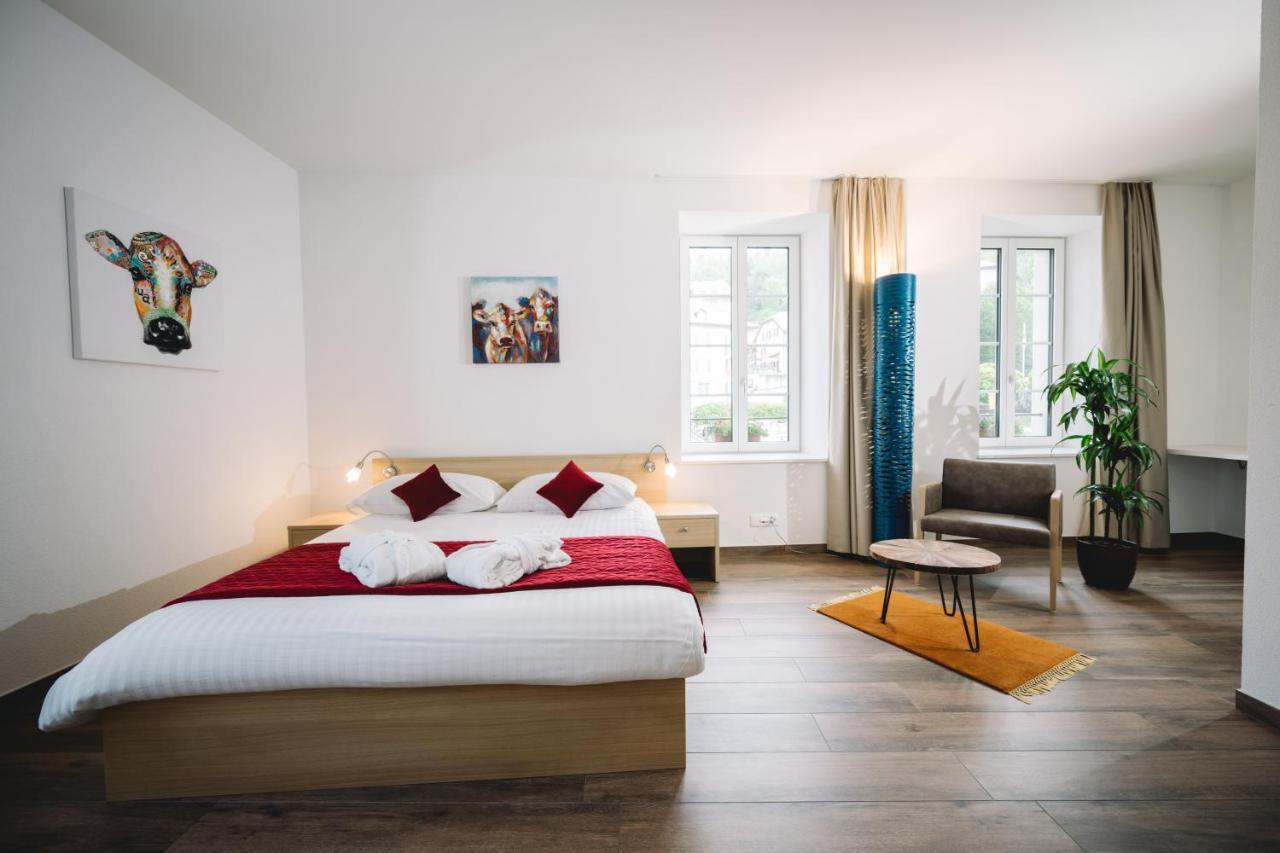 Hotel-Restaurant La Croix D'Or Ballaigues 外观 照片