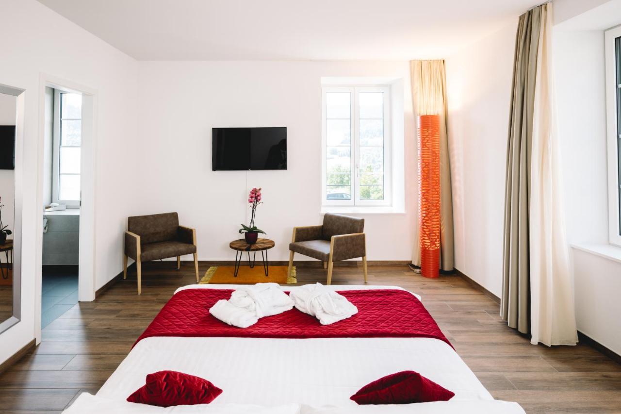 Hotel-Restaurant La Croix D'Or Ballaigues 外观 照片