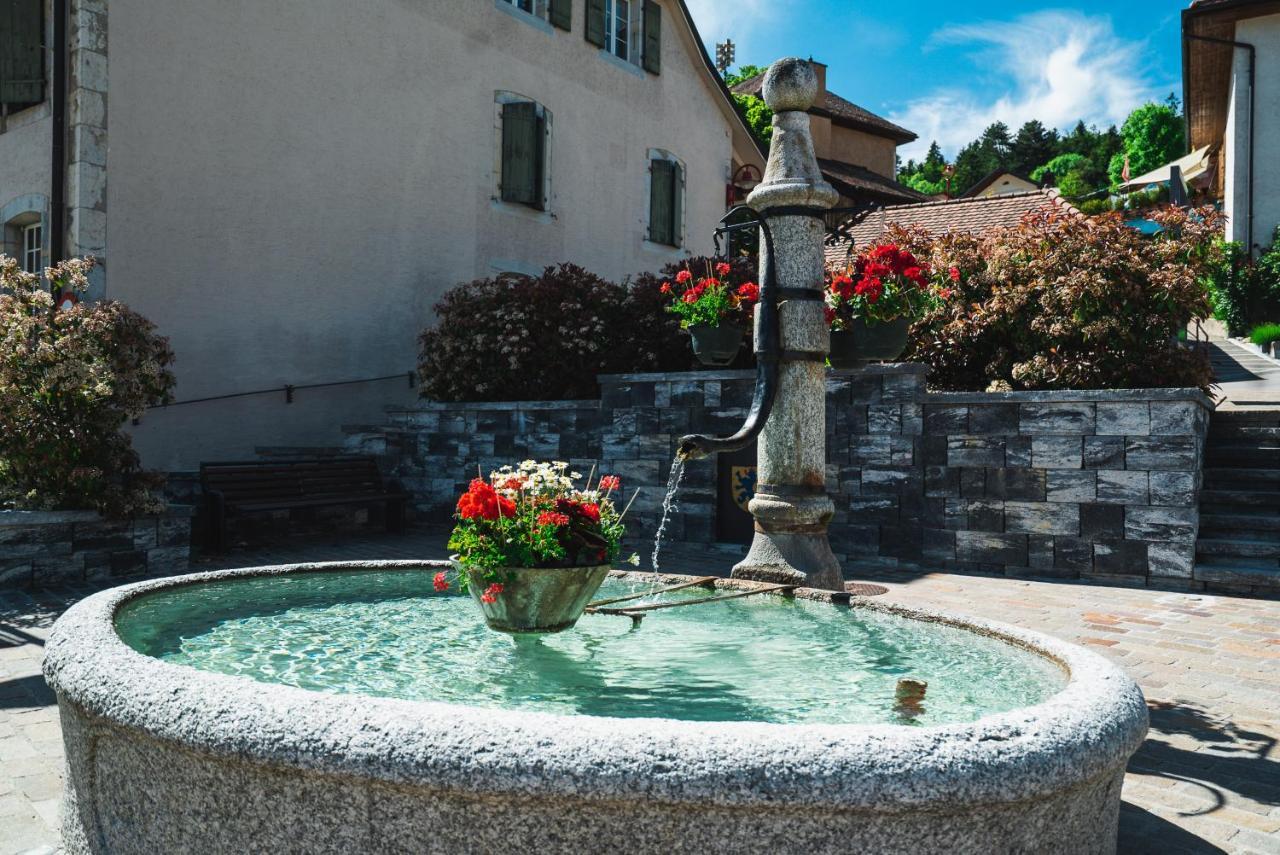 Hotel-Restaurant La Croix D'Or Ballaigues 外观 照片